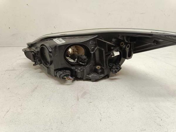 PHARE DROIT FORD FOCUS 2011-2015 - Vue 2